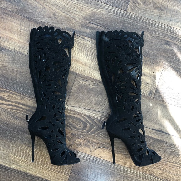 Giuseppe Zanotti Suede Floral Cutout Boots - Picture 5 of 9